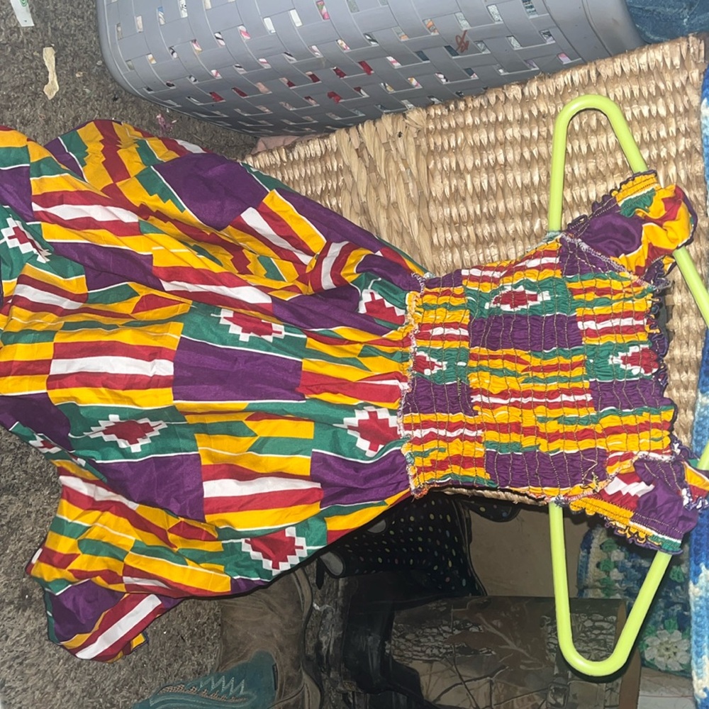 I’m selling this dress because my daughter can’t it’ was 400 asking 325 for it